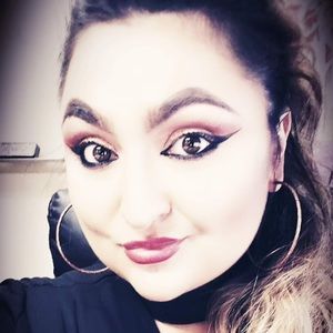 Meet your Posher, Stefani